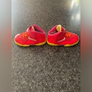 Lebron XI Toddler Shoes